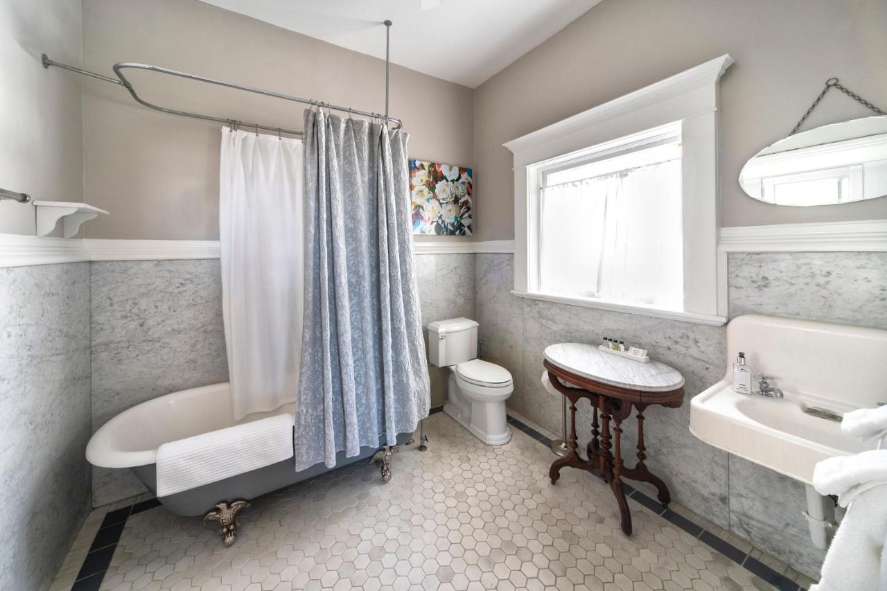 Katy House Bed And Breakfast Smithville Экстерьер фото